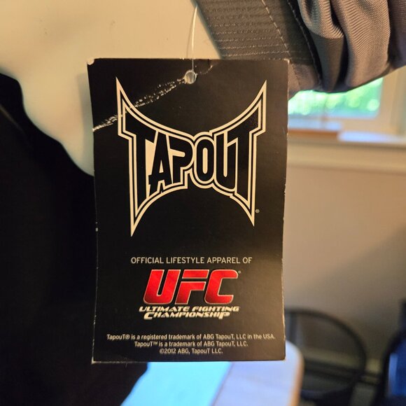 Classic TAPOUT Long Sleeve Tee with printed sleeves XL - Picture 5 of 5